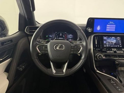 Used 2025 Lexus LX 600 4WD w/ Accessory Package (2T) image 26