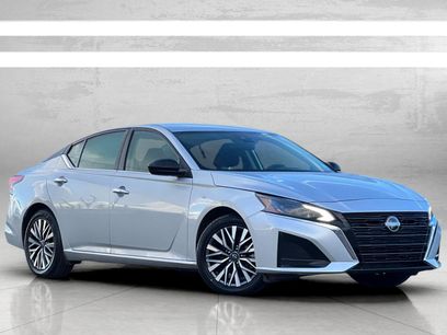 Used 2024 Nissan Altima 2.5 SV