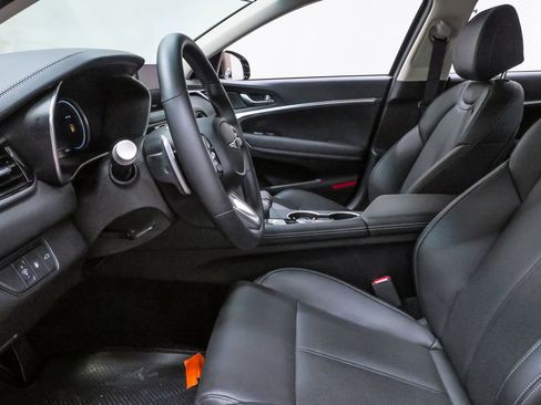 Certified 2026 Genesis G70 2.5T AWD/4WD image 9