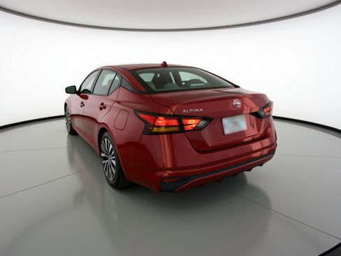 Used 2025 Nissan Altima 2.5 SV image 6