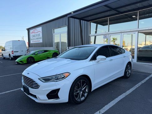 Used 2020 Ford Fusion SEL FWD image 3