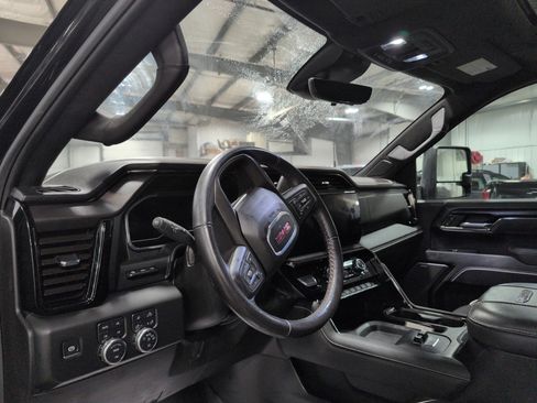 Used 2024 GMC Sierra 2500 AT4X image 10