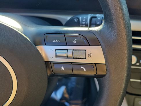 Certified 2025 Hyundai Tucson SE image 25