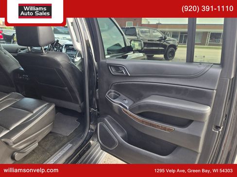 Used 2018 Chevrolet Suburban LT image 18