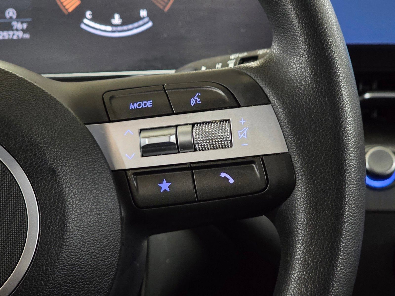 Used 2024 Hyundai Kona SE AWD/4WD image 32