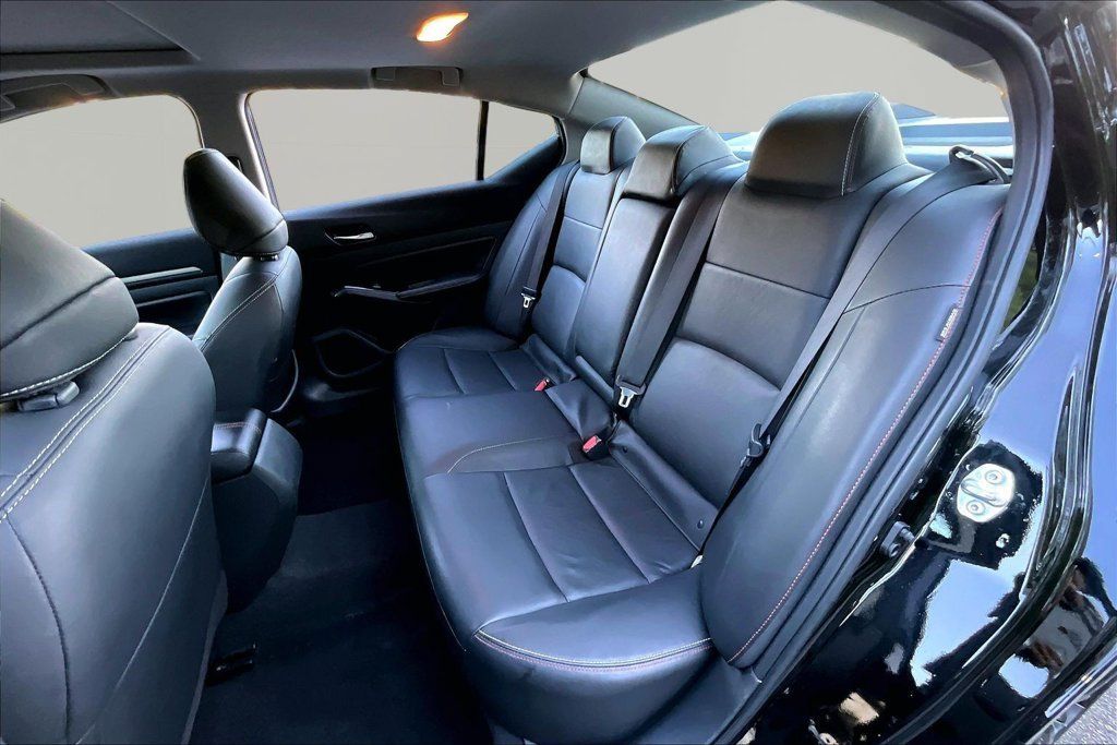 Used 2025 Nissan Altima 2.5 SR w/ SR Premium Package AWD/4WD image 19