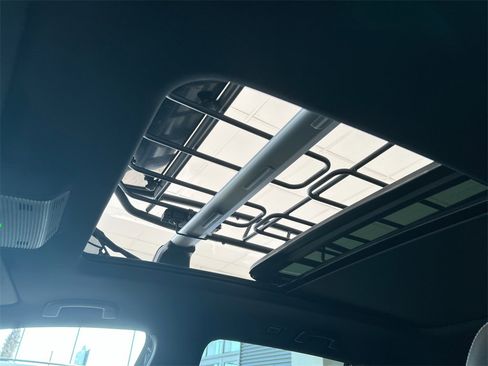 New 2025 Volkswagen Atlas Cross Sport SE image 41