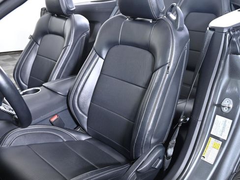 Used 2025 Ford Mustang Premium RWD image 33