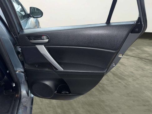 Used 2013 MAZDA MAZDA3 i Grand Touring image 21