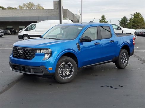 New 2025 Ford Maverick XLT w/ Equipment Group 301A image 31