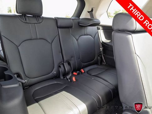 Used 2025 Honda Pilot Elite image 5