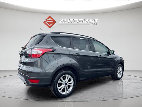 Used 2018 Ford Escape SE image 8