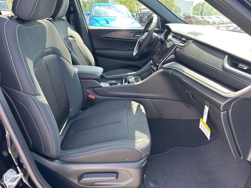 New 2025 Jeep Grand Cherokee L Laredo w/ Luxury Tech Group I AWD/4WD image 54