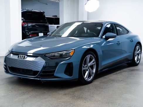 Used 2022 Audi e-tron GT Prestige w/ Prestige Package image 3