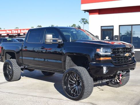 Used 2018 Chevrolet Silverado 1500 LT w/ All Star Edition image 6