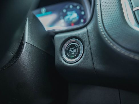 Used 2023 Chevrolet Suburban Premier image 13