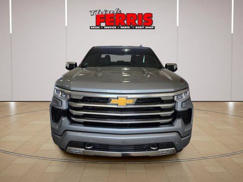 Used 2024 Chevrolet Silverado 1500 High Country w/ High Country Premium Package AWD/4WD image 2