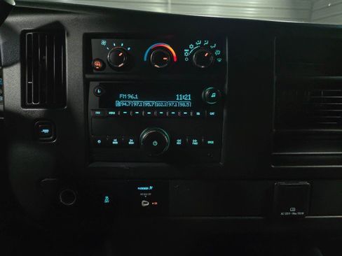 Used 2023 GMC Savana 2500 w/ Driver Convenience Package image 21