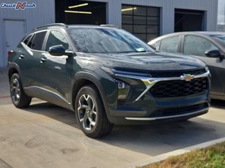 Used 2025 Chevrolet Trax LT FWD video 1