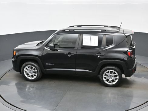 Used 2022 Jeep Renegade Latitude AWD/4WD image 31