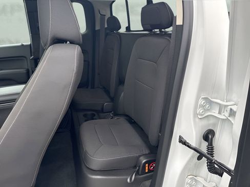 Used 2018 GMC Canyon SLE w/ SLE Convenience Package RWD image 10