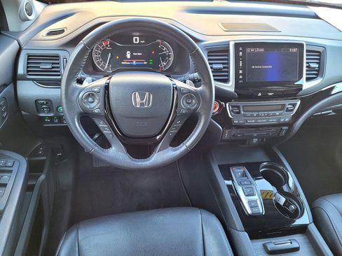 Used 2017 Honda Pilot Touring image 11