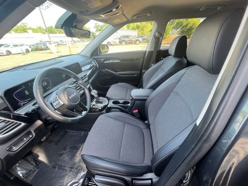 Used 2025 Kia Seltos S image 28