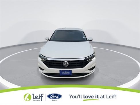 Used 2019 Volkswagen Jetta SE image 3