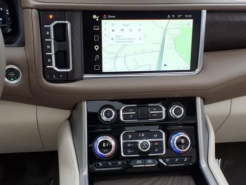 Used 2024 GMC Yukon Denali w/ Advanced Technology Package AWD/4WD image 14