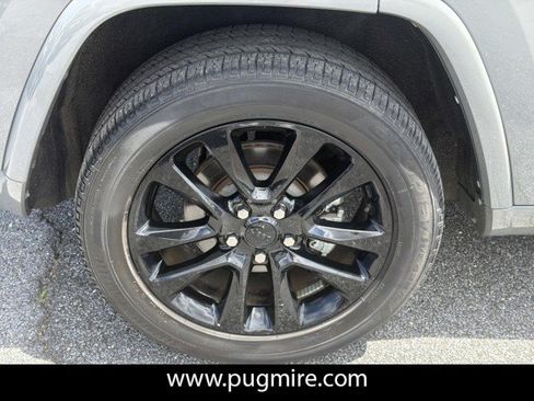 Used 2022 Jeep Grand Cherokee Laredo X RWD image 17