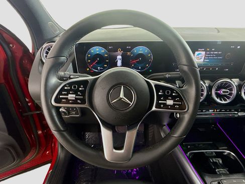 Used 2021 Mercedes-Benz GLA 250 GLA 250 w/ Premium Package image 13