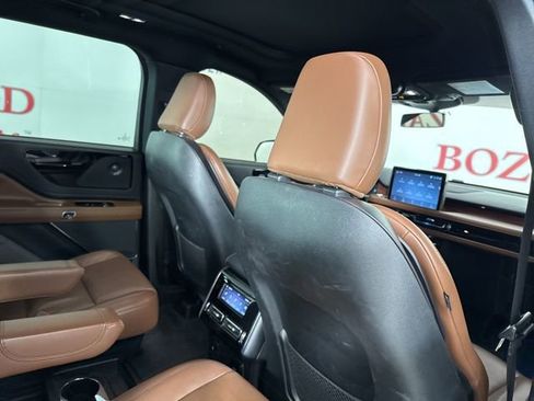 Certified 2023 Lincoln Aviator Reserve w/ Equipment Group 201A image 19