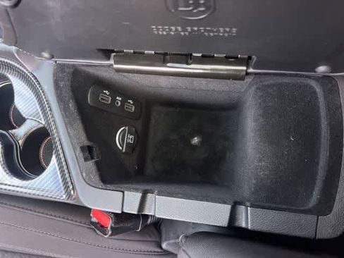Used 2018 Dodge Challenger R/T RWD image 27