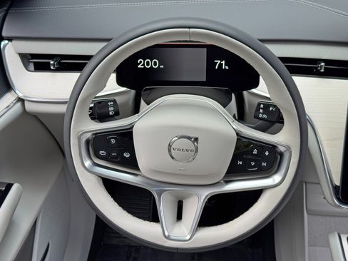 Used 2025 Volvo EX90 Ultra AWD/4WD image 19