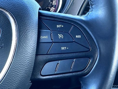 Used 2023 Dodge Challenger SXT image 21