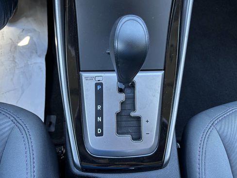 Used 2013 Hyundai Elantra GLS w/ Preferred Pkg image 23