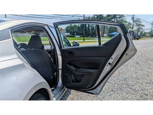 Used 2023 Nissan Altima 2.5 SV image 12