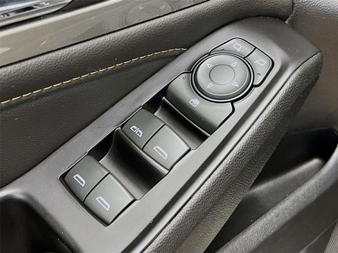 Used 2020 Chevrolet Traverse RS image 24