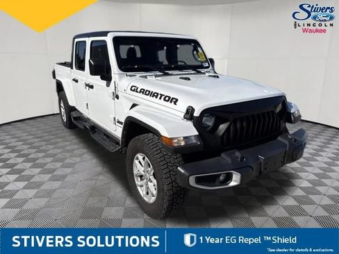 Used 2023 Jeep Gladiator Sport AWD/4WD image 3