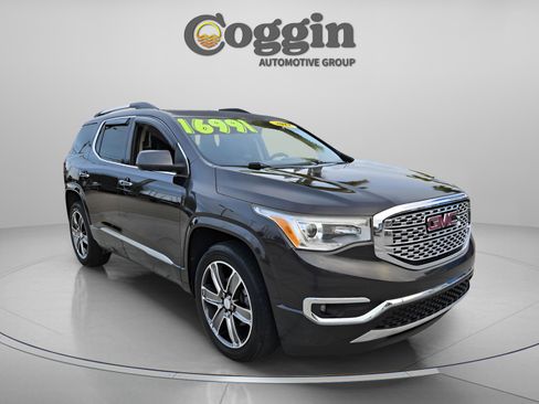 Used 2017 GMC Acadia Denali image 7