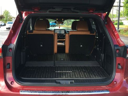 Used 2022 Toyota Highlander Platinum AWD/4WD image 6