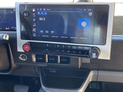 Used 2024 Chevrolet Brightdrop 600 w/ Commercial Equipment Package AWD/4WD image 21