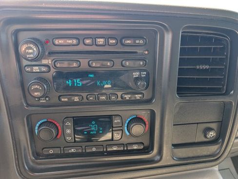 Used 2005 Chevrolet Tahoe Z71 w/ Preferred Equipment Group AWD/4WD image 18