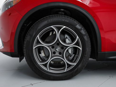 New 2025 Alfa Romeo Stelvio Sprint w/ Convenience Package AWD/4WD image 18