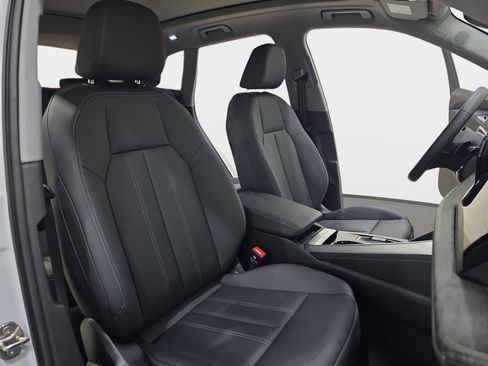 Certified 2025 Audi Q5 Premium Plus w/ Premium Plus AWD/4WD image 10