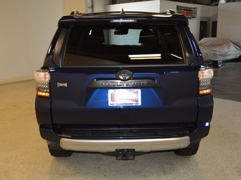 Used 2021 Toyota 4Runner TRD Off-Road Premium AWD/4WD image 4