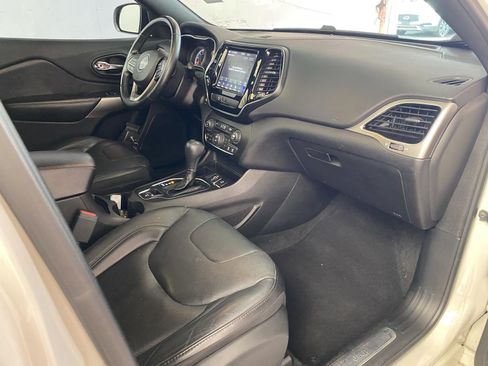 Used 2019 Jeep Cherokee High Altitude FWD image 8