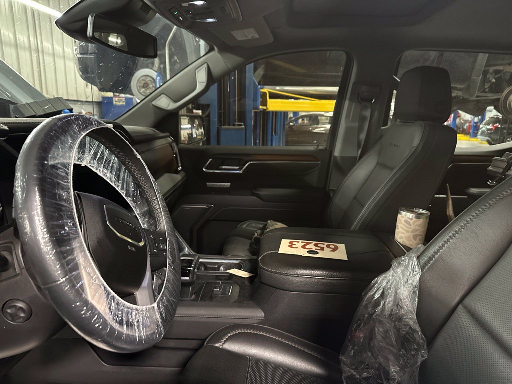 Used 2025 GMC Sierra 1500 Denali AWD/4WD image 6