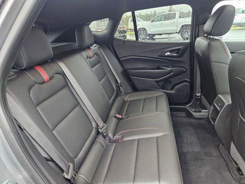 Used 2025 Chevrolet Trax RS w/ Sunroof Package image 35