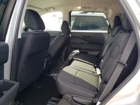 New 2025 Nissan Pathfinder SV image 8